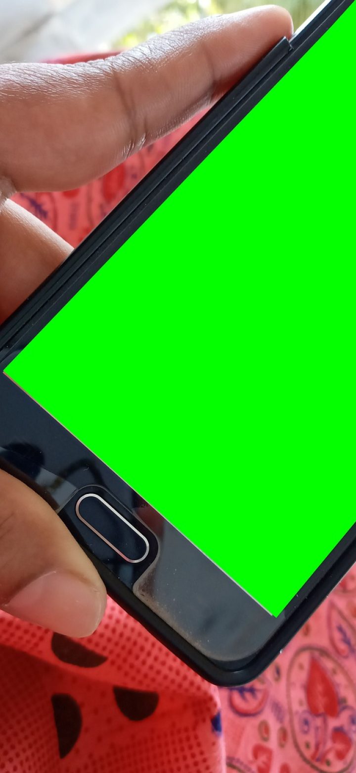 手机屏幕显示香蕉 App 首页索引页，深色背景上排列品种与营养条目卡片，顶部为搜索框与筛选标签